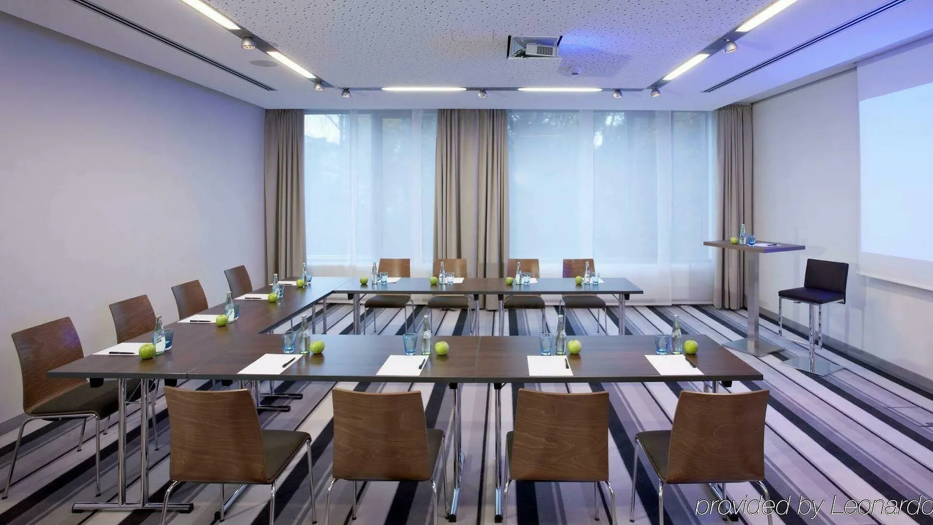Melia Dusseldorf Hotel 4*,